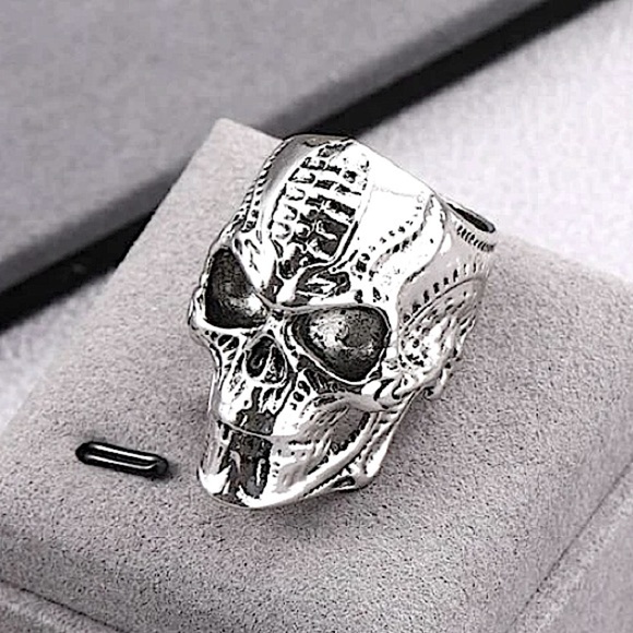 STAINLESS STEEL SKULL RING - Picture 2 of 4